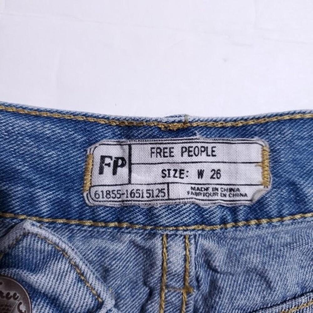 Free People Distressed Lace Hem Mini Denim Shorts Light Wash Size 26 Boho Summer - Picture 6 of 12